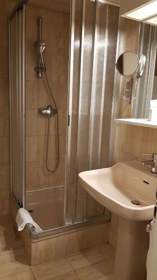 Hotel Century Geneva Bagian luar foto